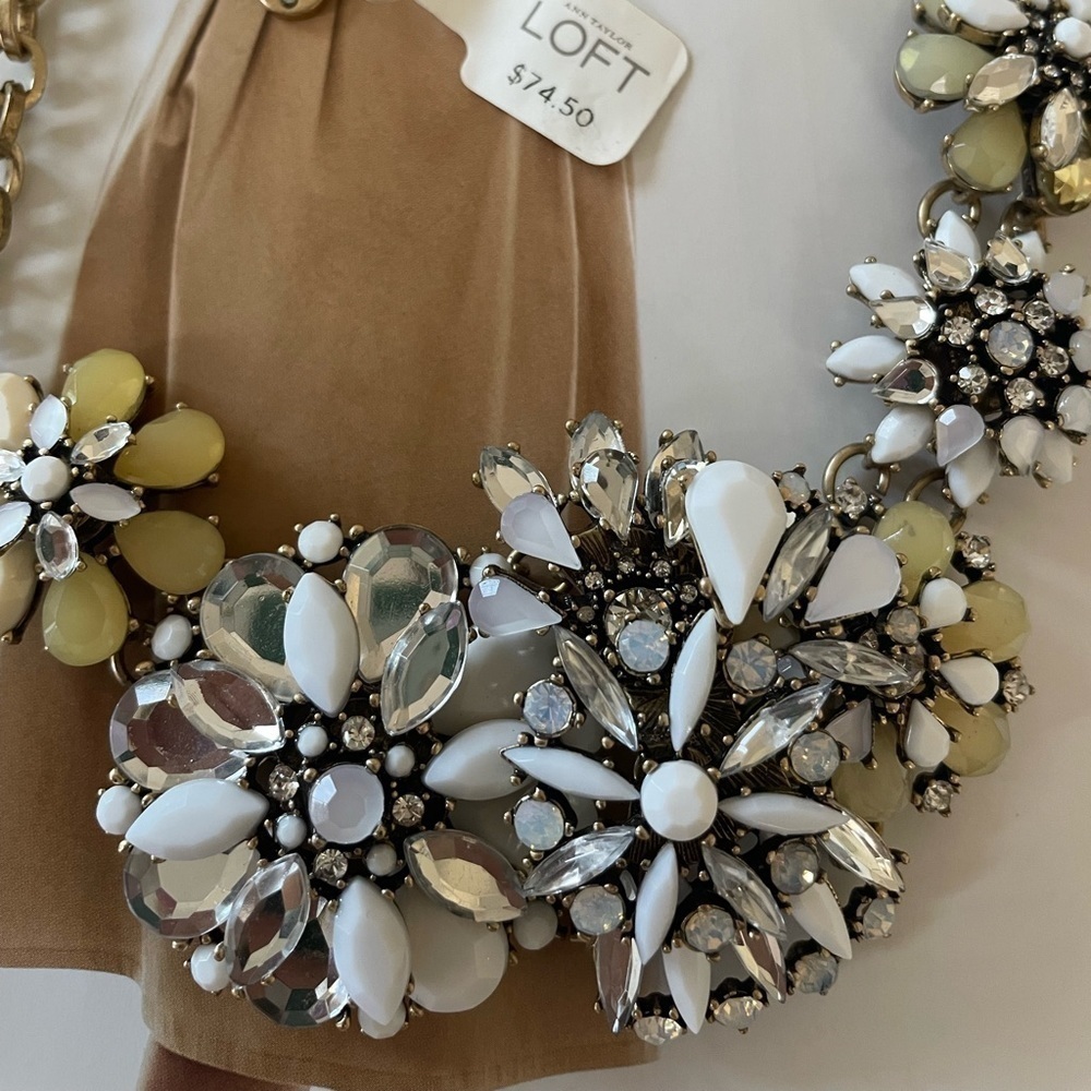 New - LOFT accents statement necklace - Picture 3 of 5